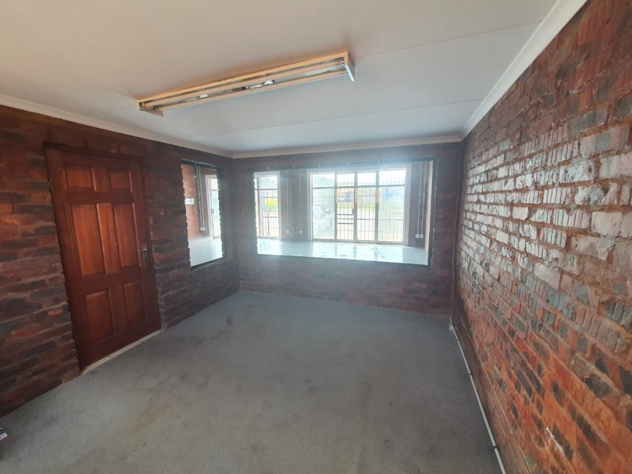 Commercial Property for Sale in Melodie North West